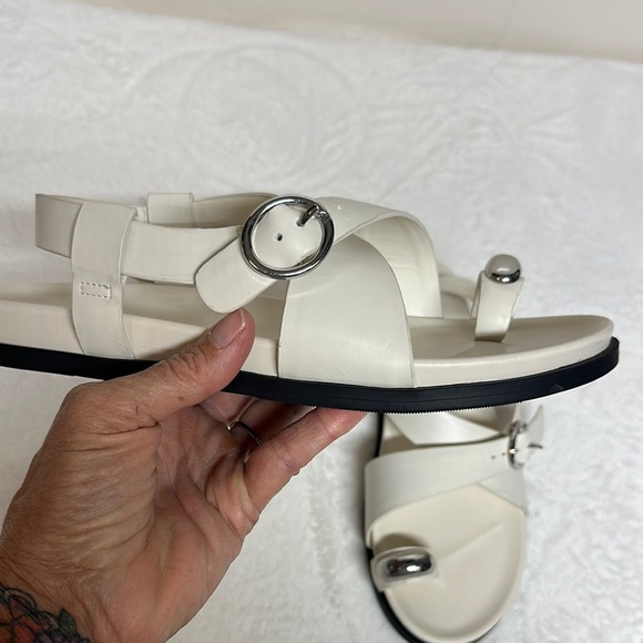 A New Day Cream Sandals with Elegant Design - Picture 3 of 11